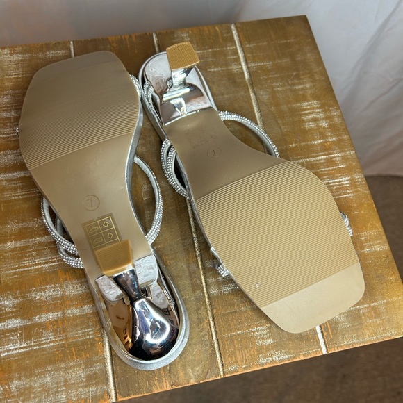 Le Chateau High Heel Sandal With Rhinestones - Picture 4 of 5